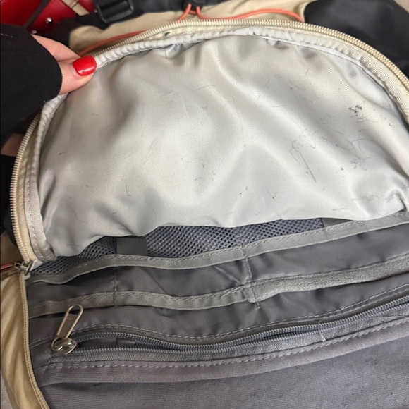 The North Face Borealis Backpack Tan Black FlexVent - Picture 3 of 7